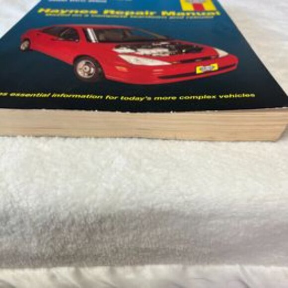 Haynes Repair Manual Ford Focus 2000 thru 2005 - Picture 4 of 7